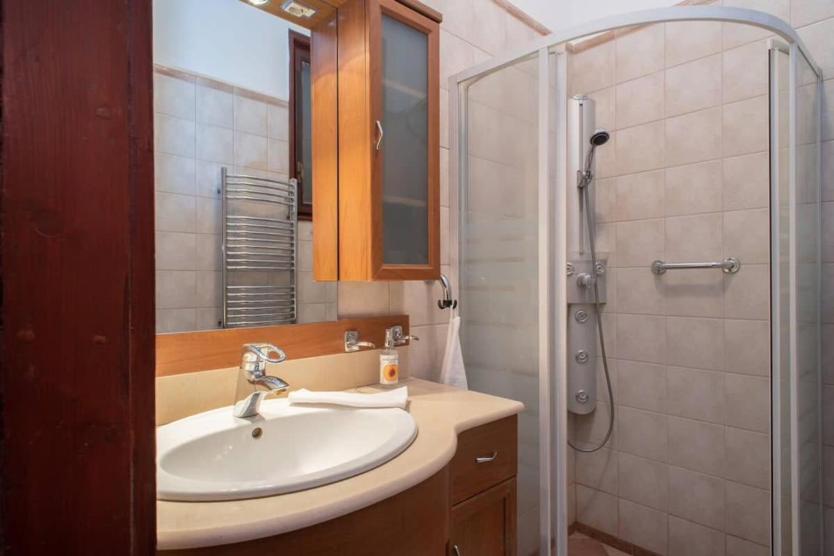 Convenient Apartment In The Heart Of Downtown Budapest Exterior foto