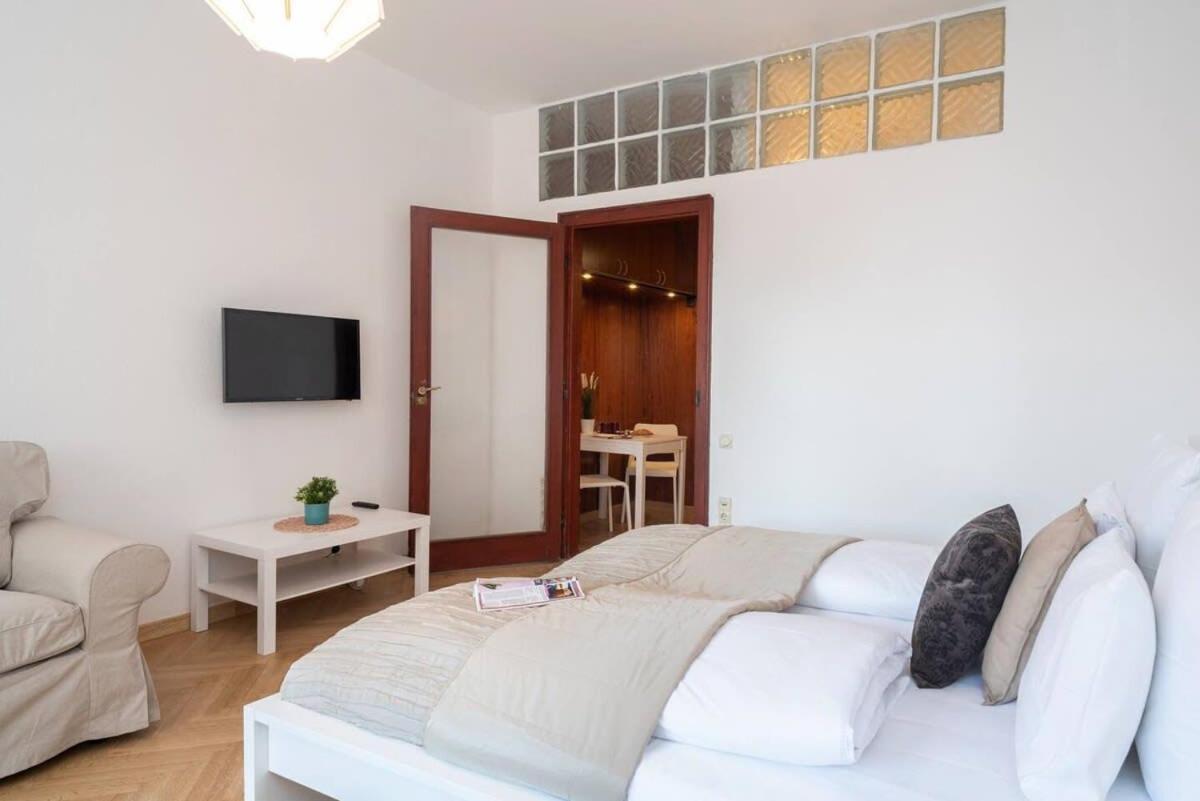 Convenient Apartment In The Heart Of Downtown Budapest Exterior foto